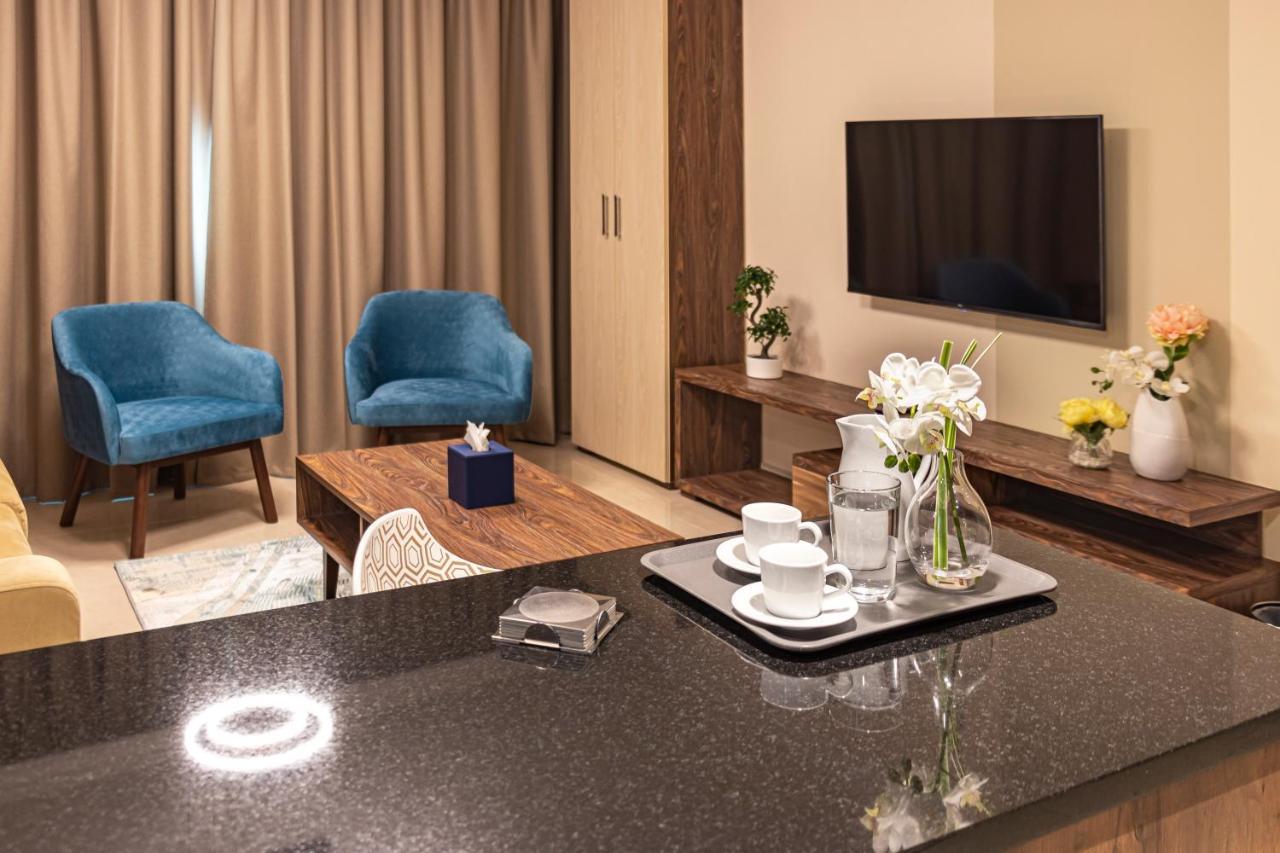 Viola hotel apartment Sharjah Exterior foto